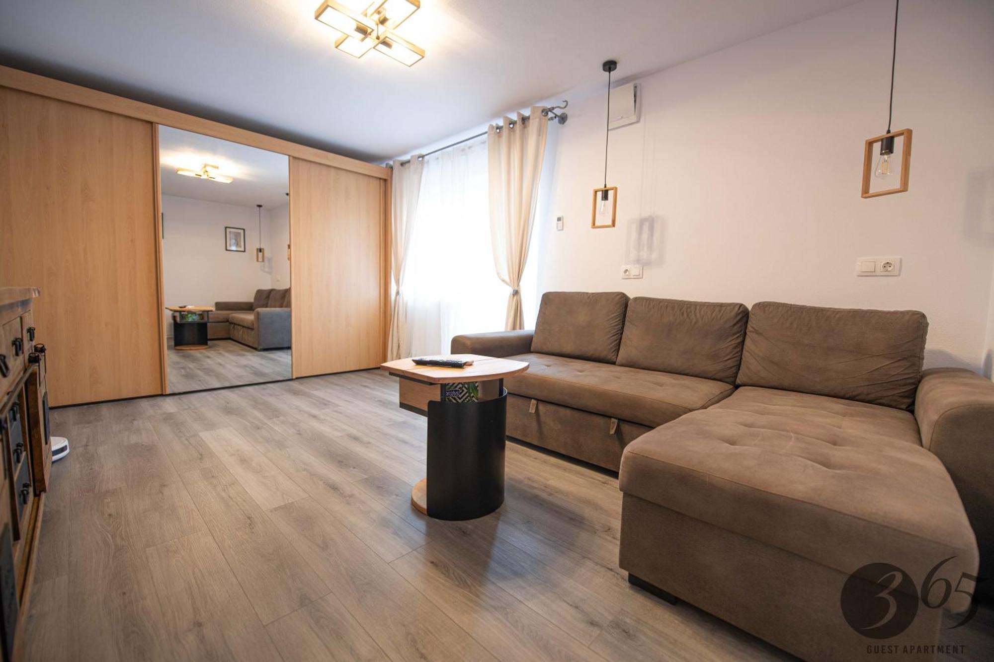 365 Guest Apartment Hunedoara Luaran gambar